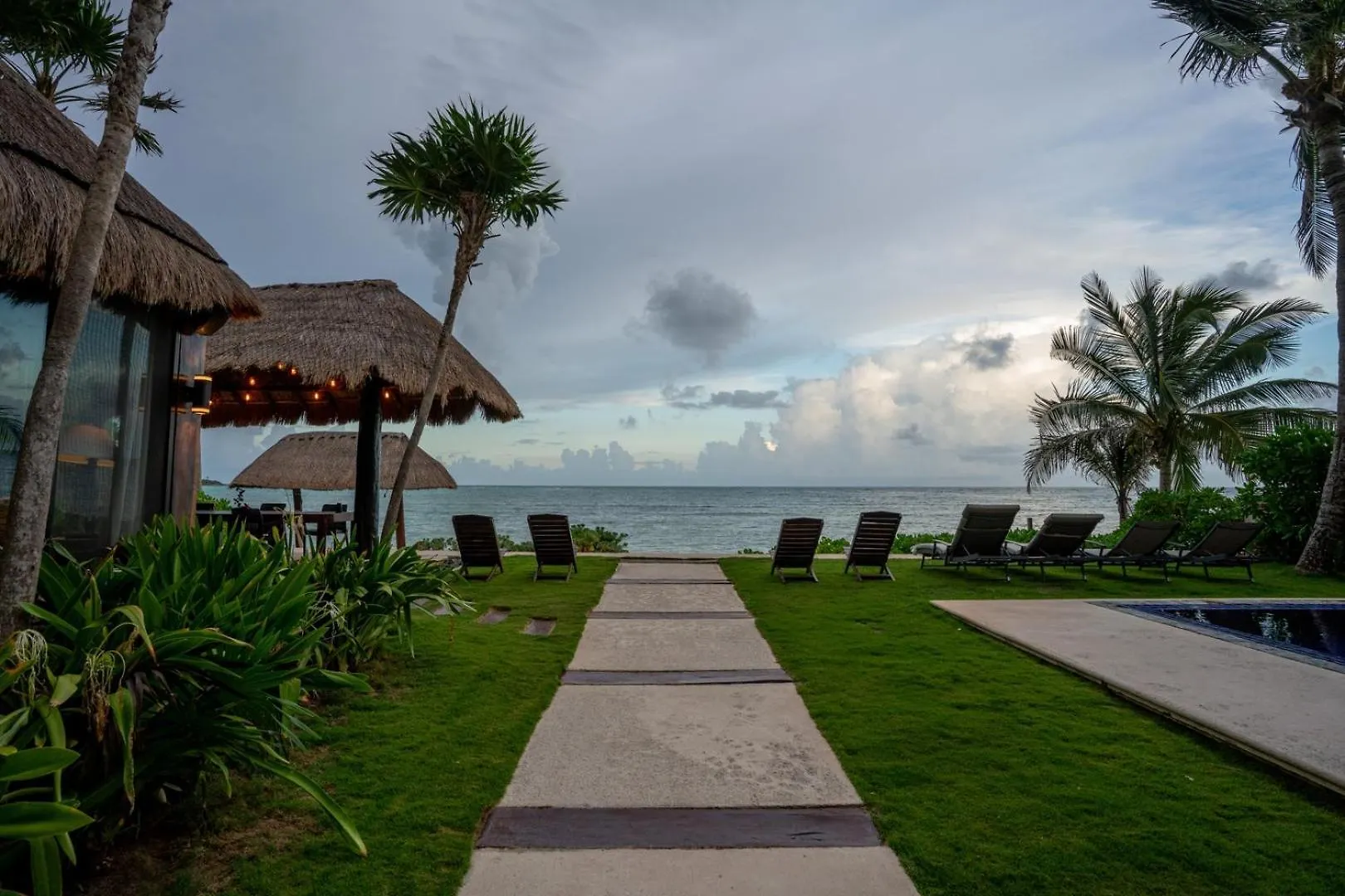 6Br Exclusive Beachfront Villa W/ Pool In Tulum Balcheil