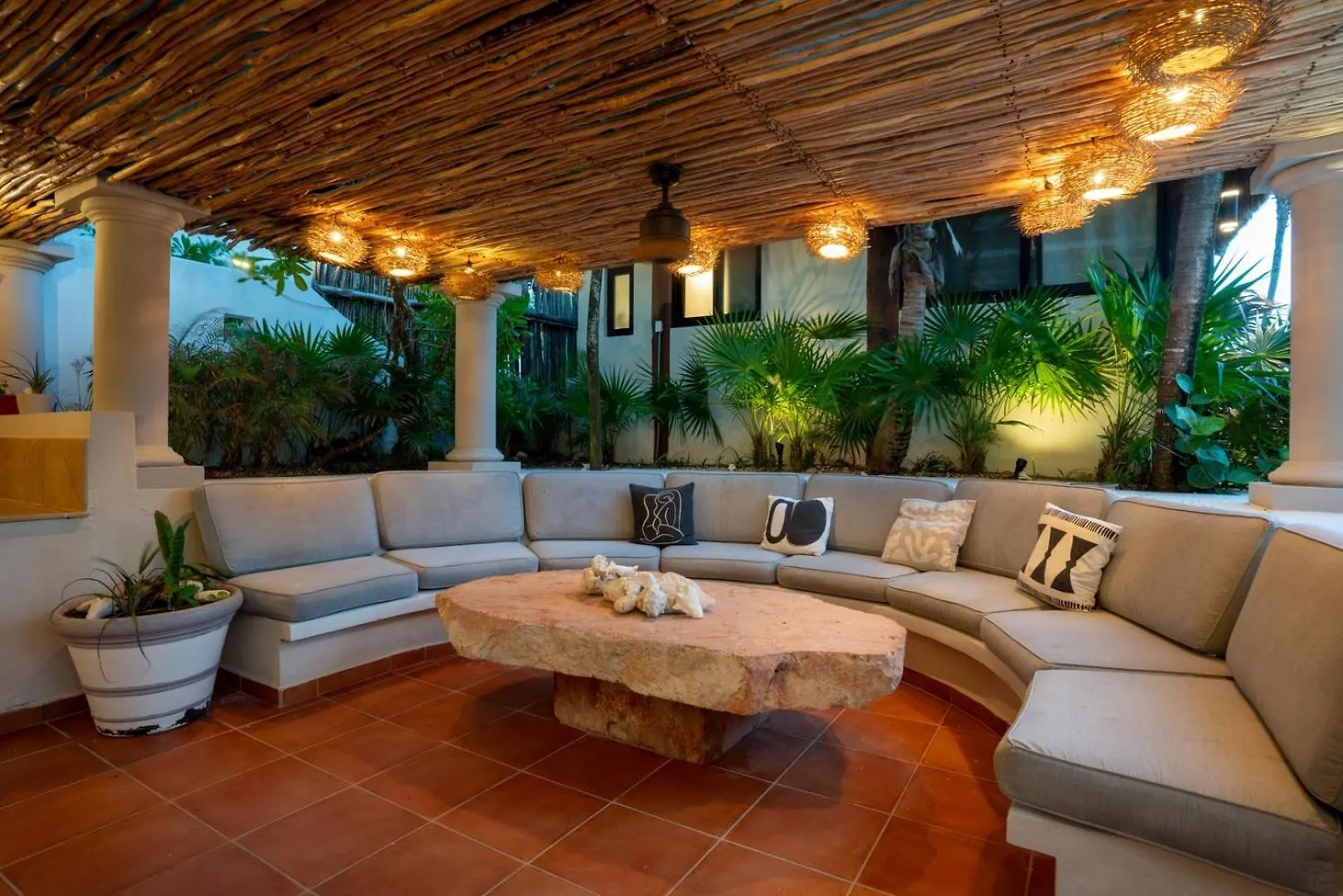6Br Exclusive Beachfront Villa W/ Pool In Tulum Balcheil