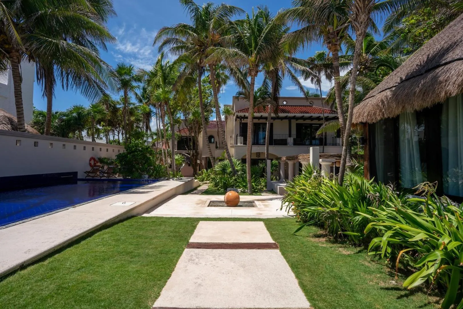6Br Exclusive Beachfront Villa W/ Pool In Tulum Balcheil Mexico