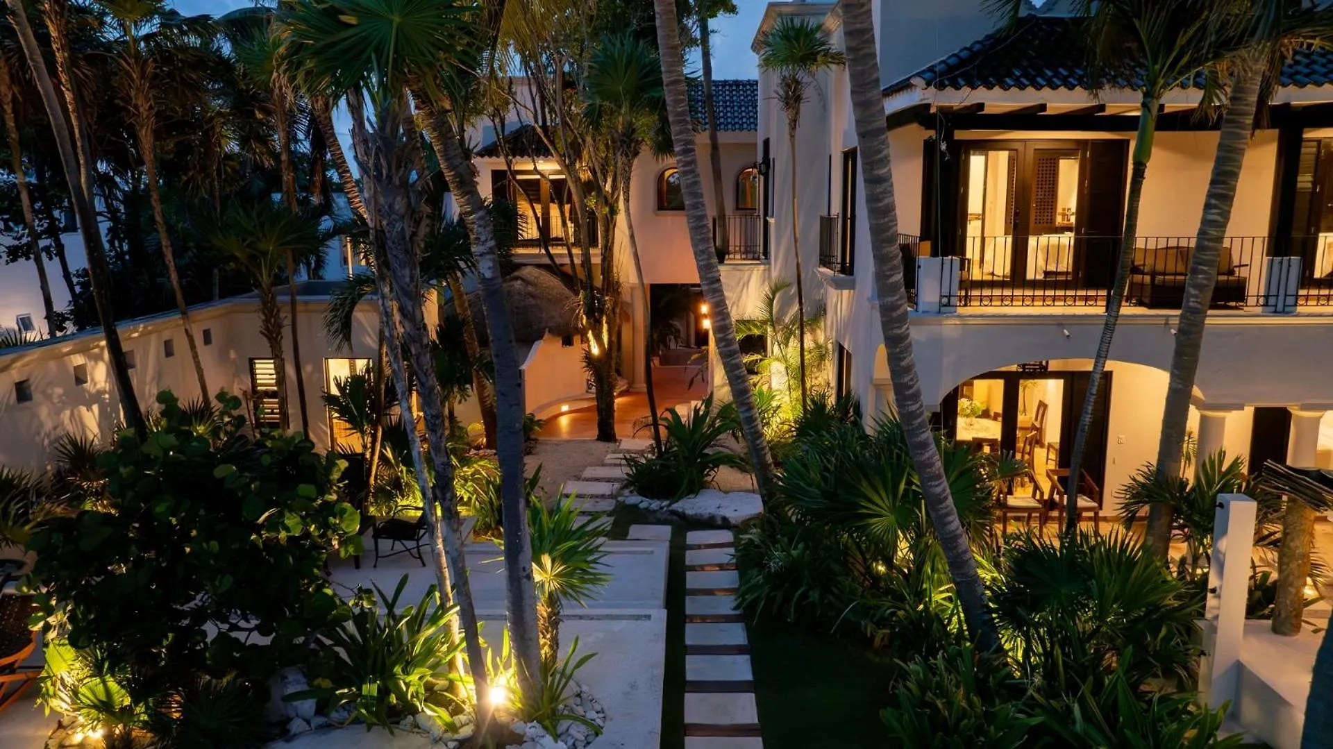 6Br Exclusive Beachfront Villa W/ Pool In Tulum Balcheil