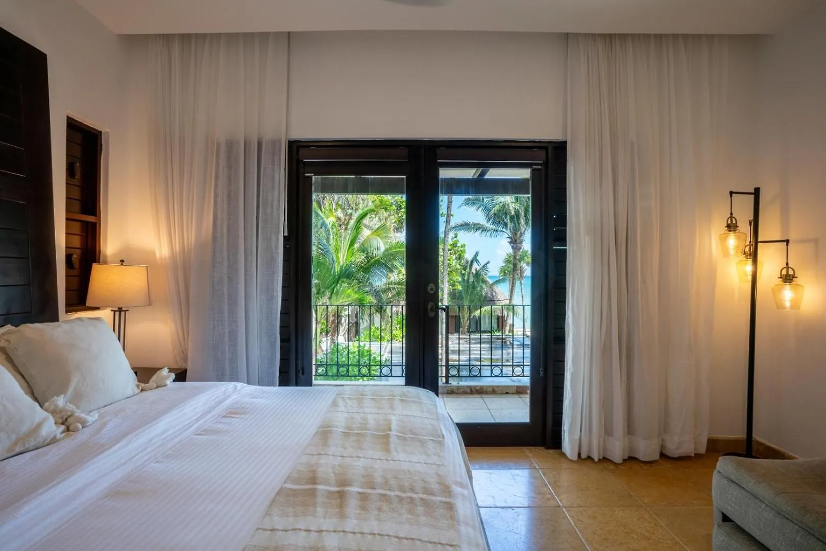 6Br Exclusive Beachfront Villa W/ Pool In Tulum Balcheil Mexico